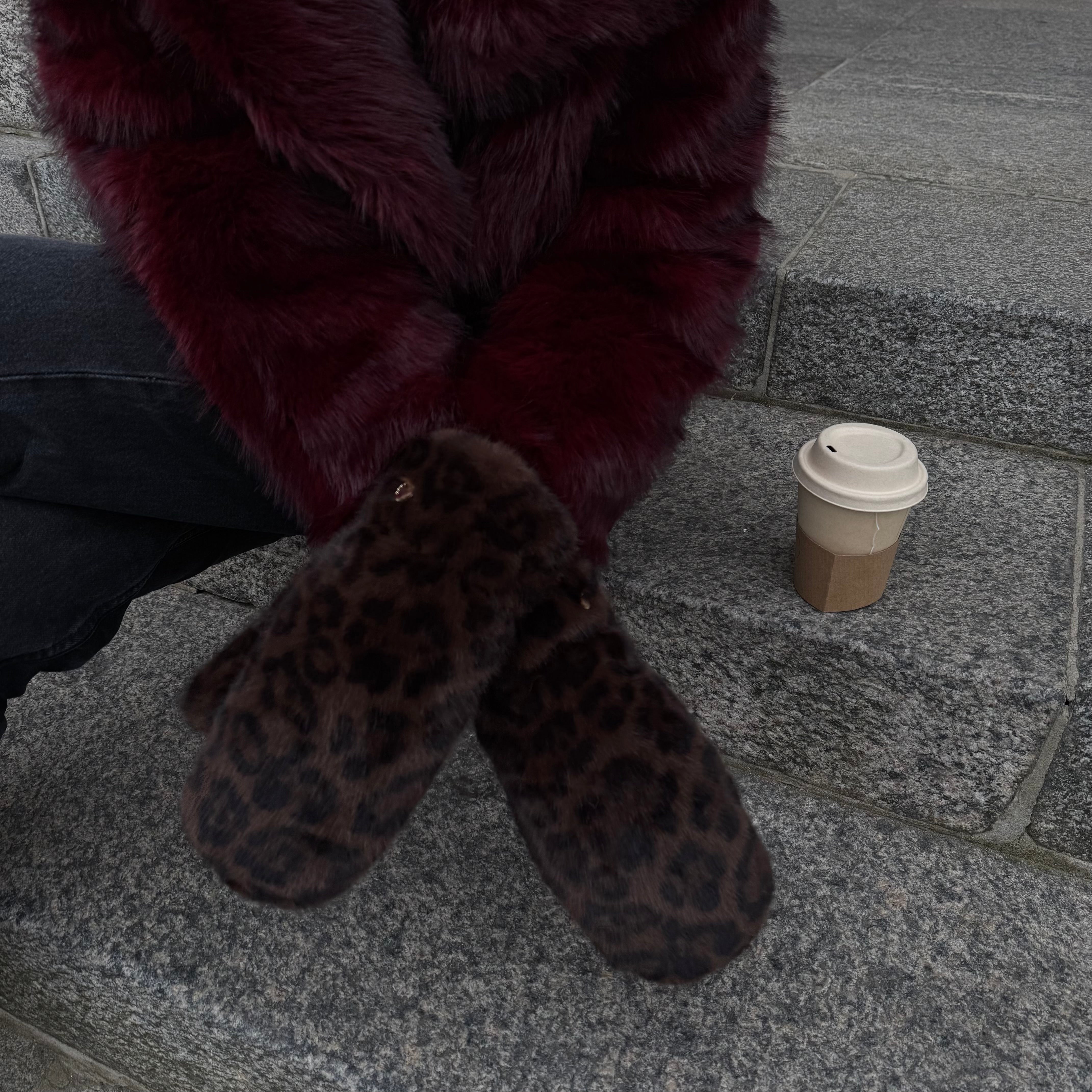 Pirštinės su kailiuku