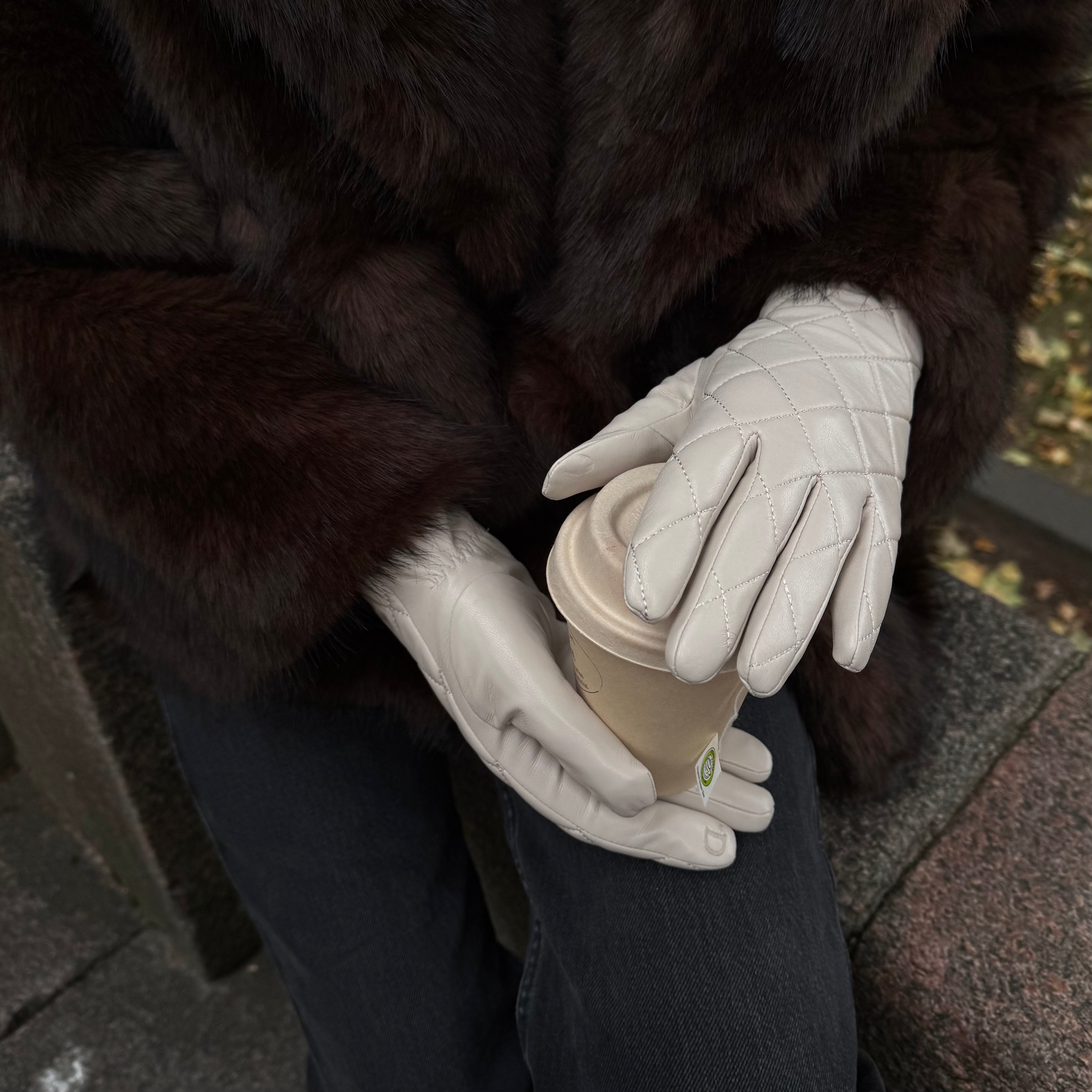 Dygsniuotos pirštinės