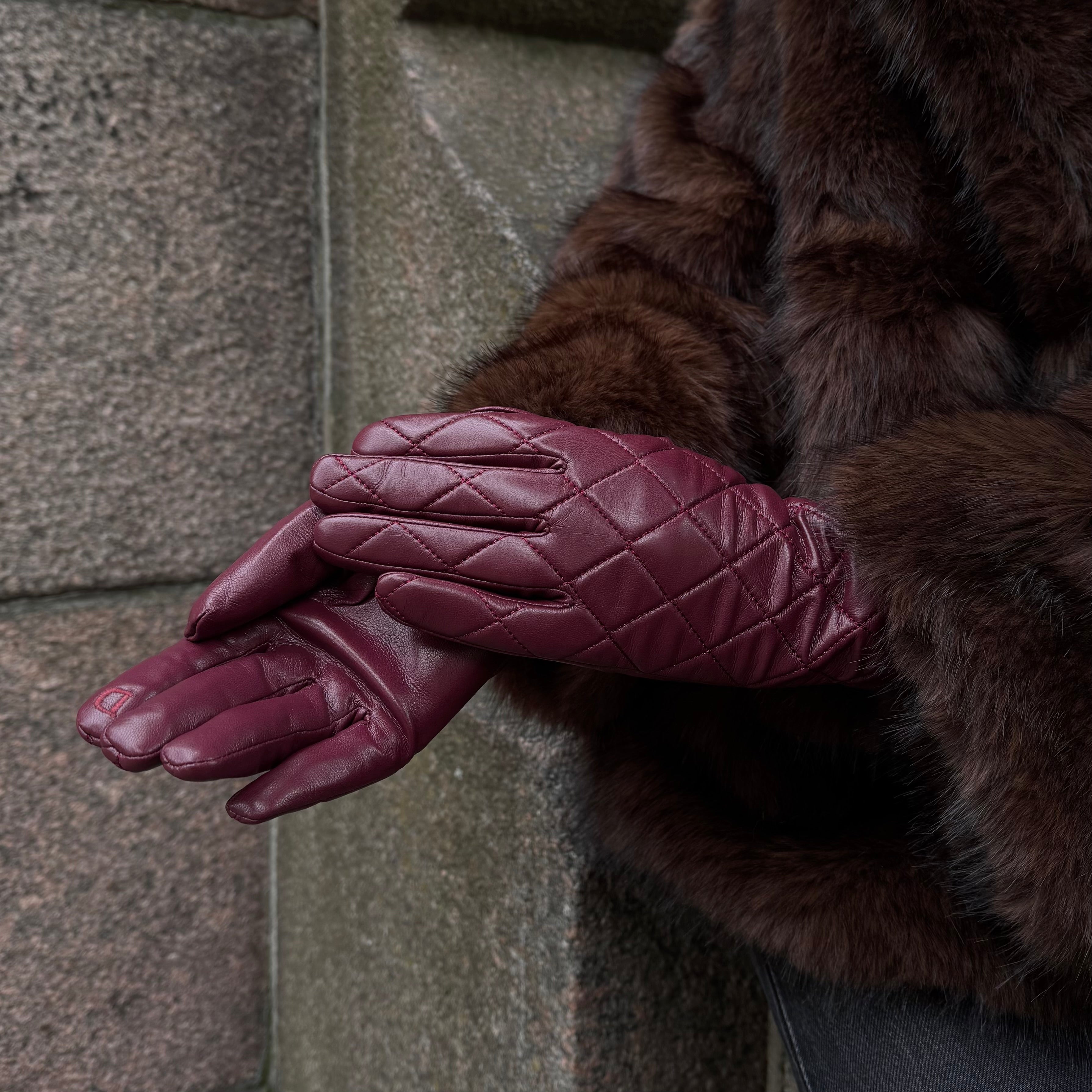 Dygsniuotos pirštinės