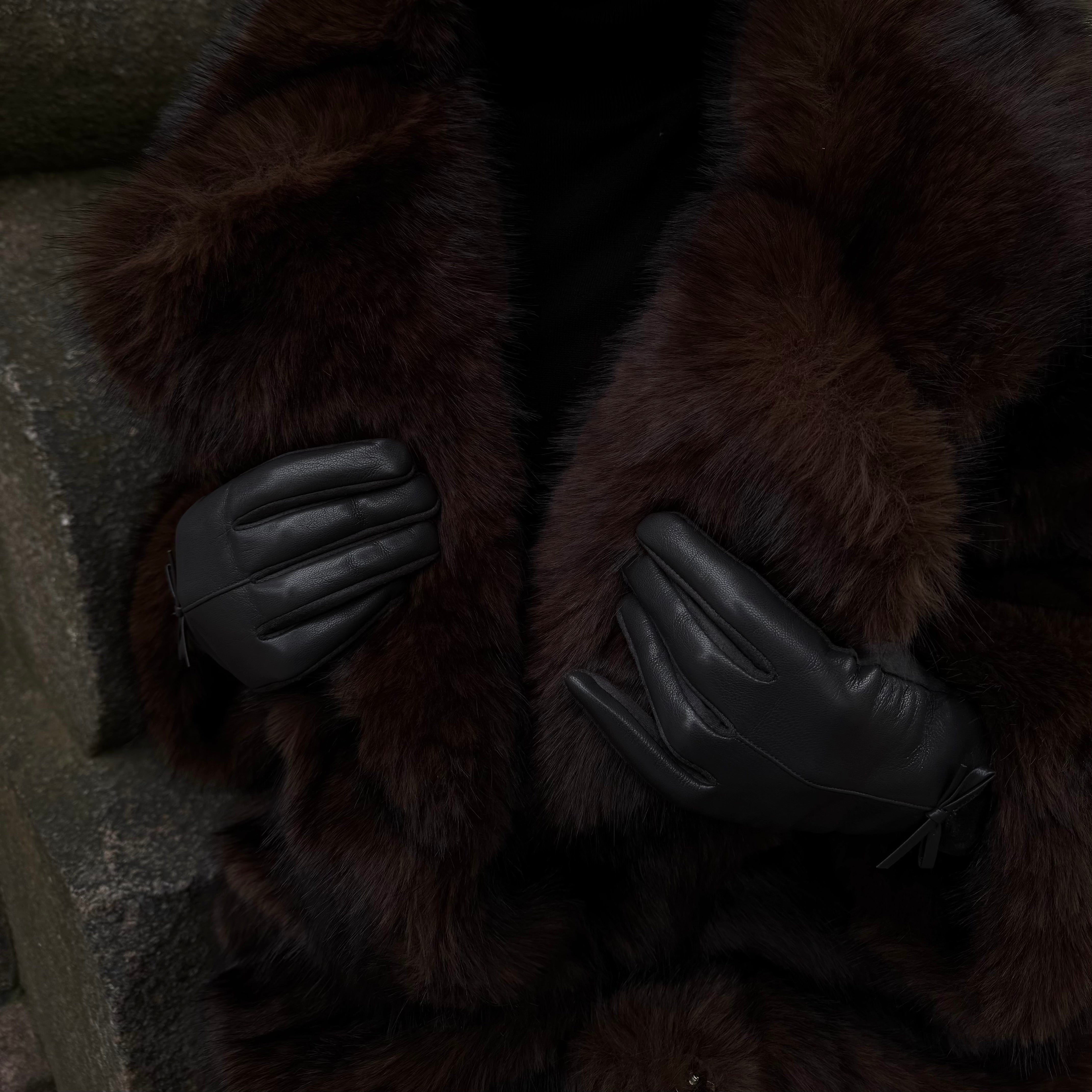 Pirštinės su kaspinėliu