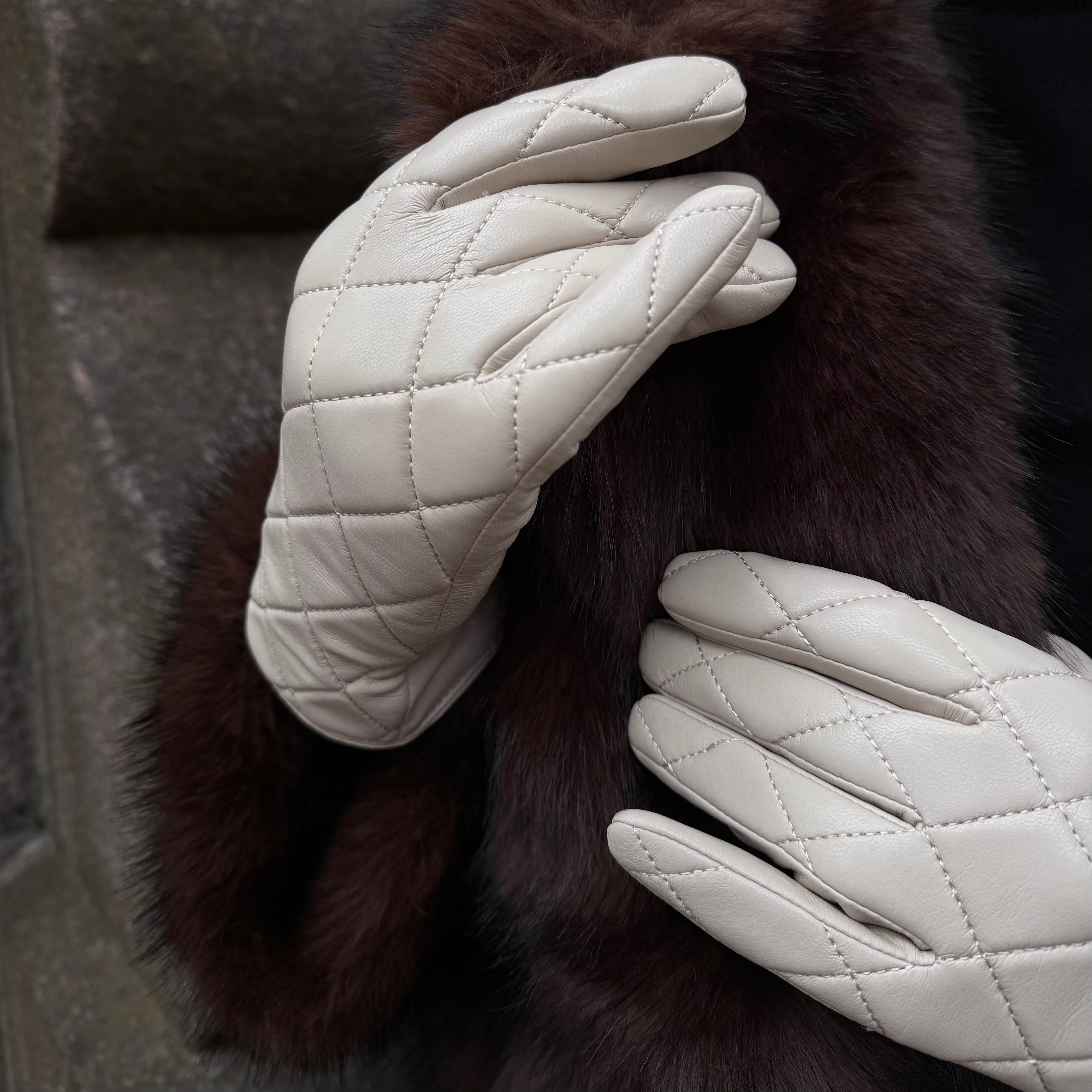 Dygsniuotos pirštinės