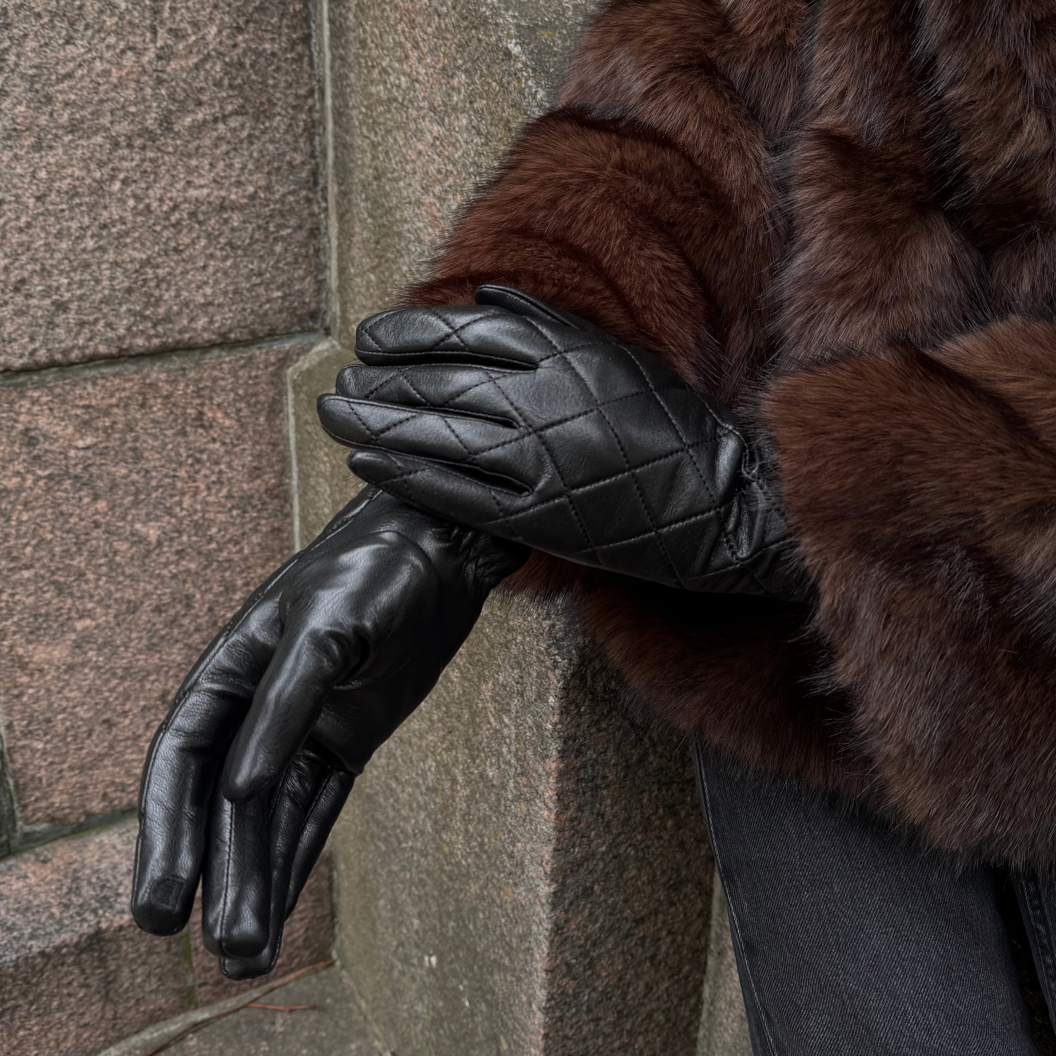 Dygsniuotos pirštinės