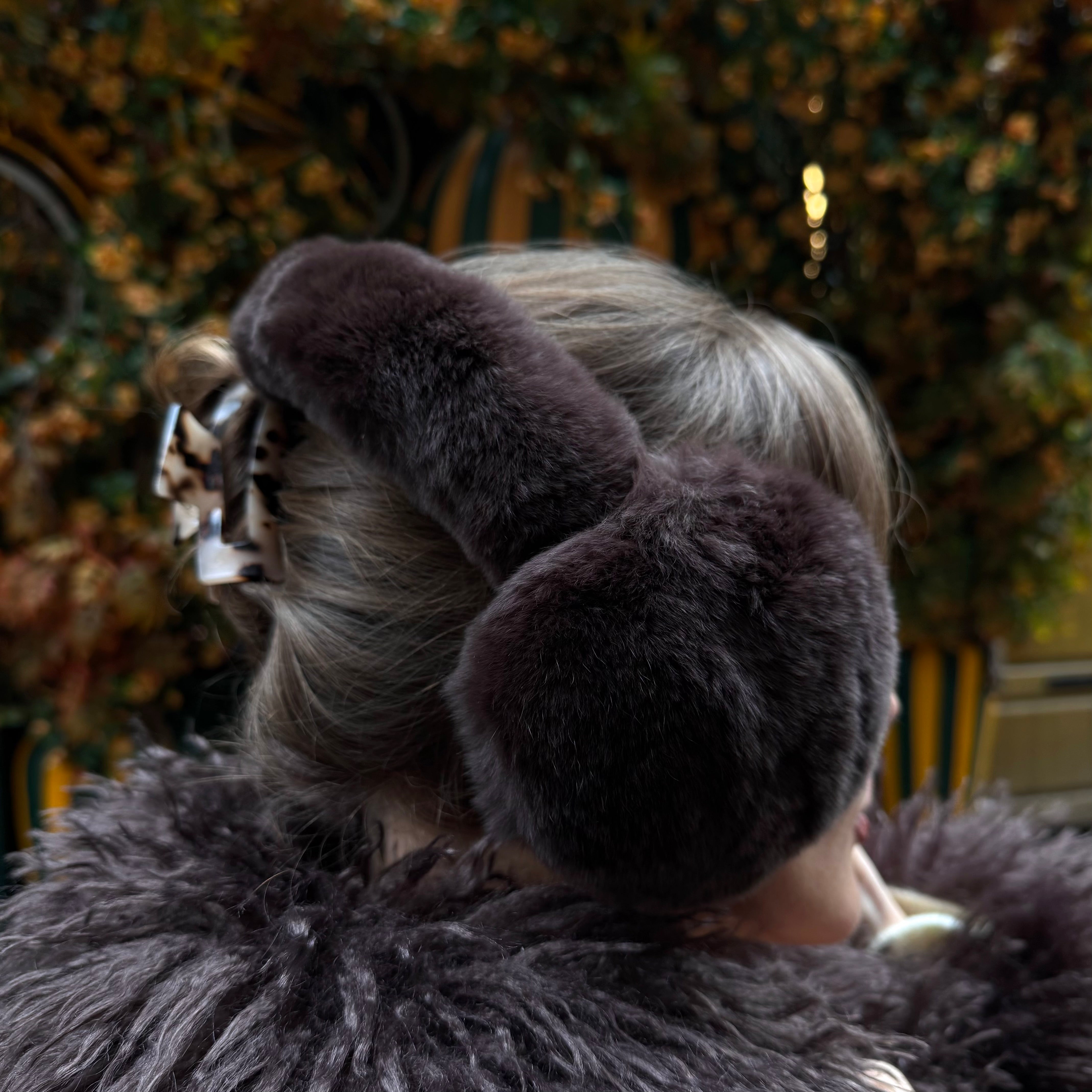 Minkštos natūralaus kailio ausinės