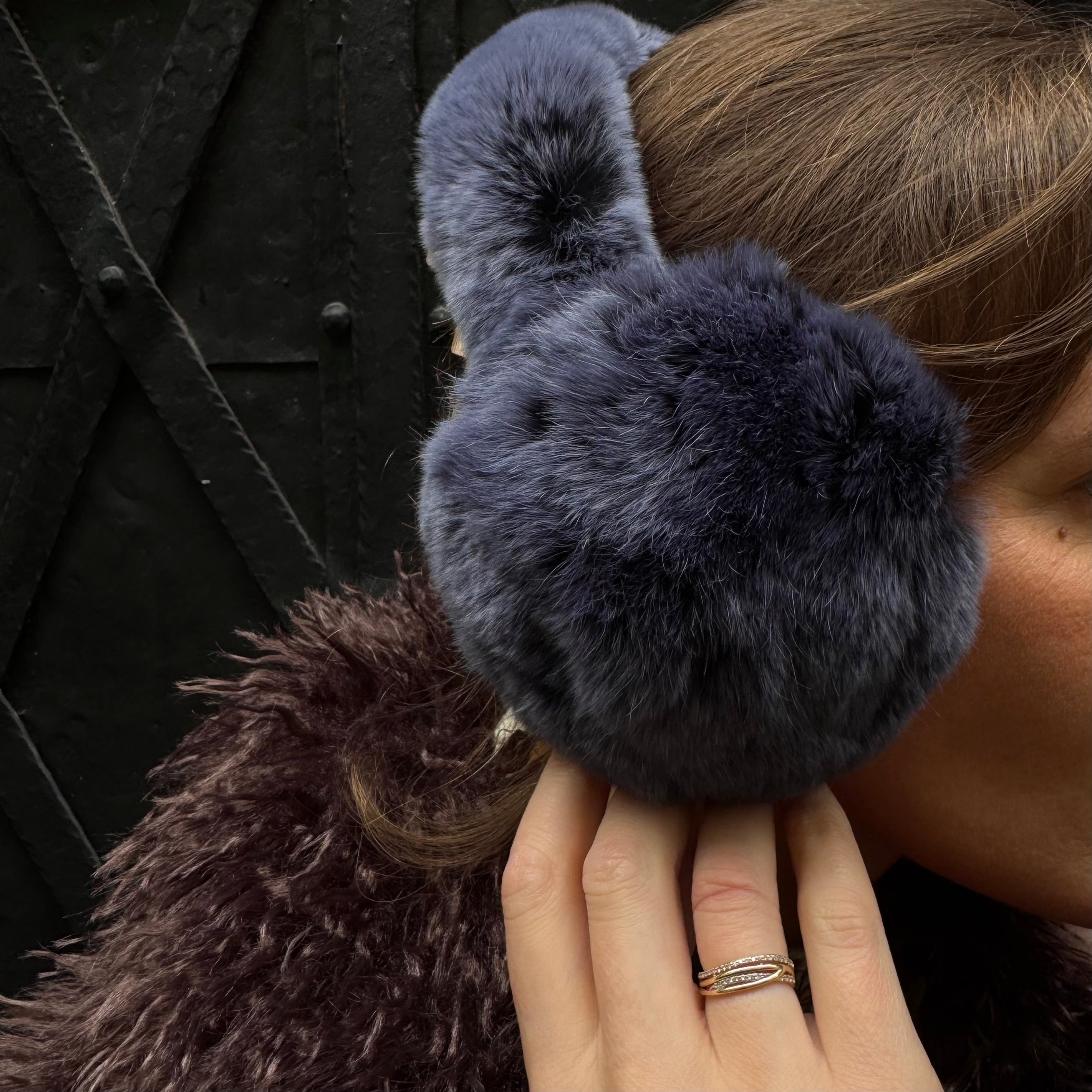 Minkštos natūralaus kailio ausinės